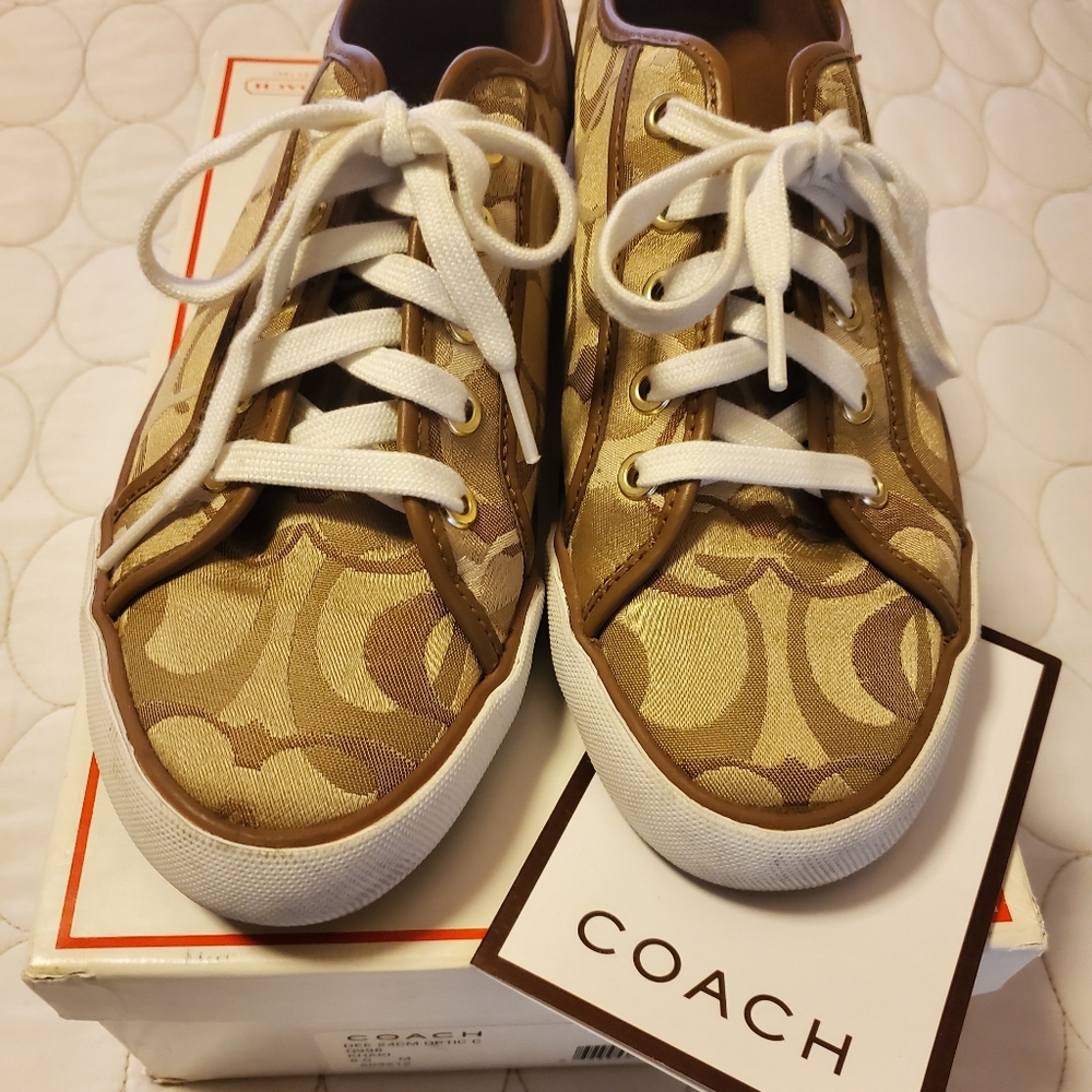 Used Coach khaki size 8 shoes